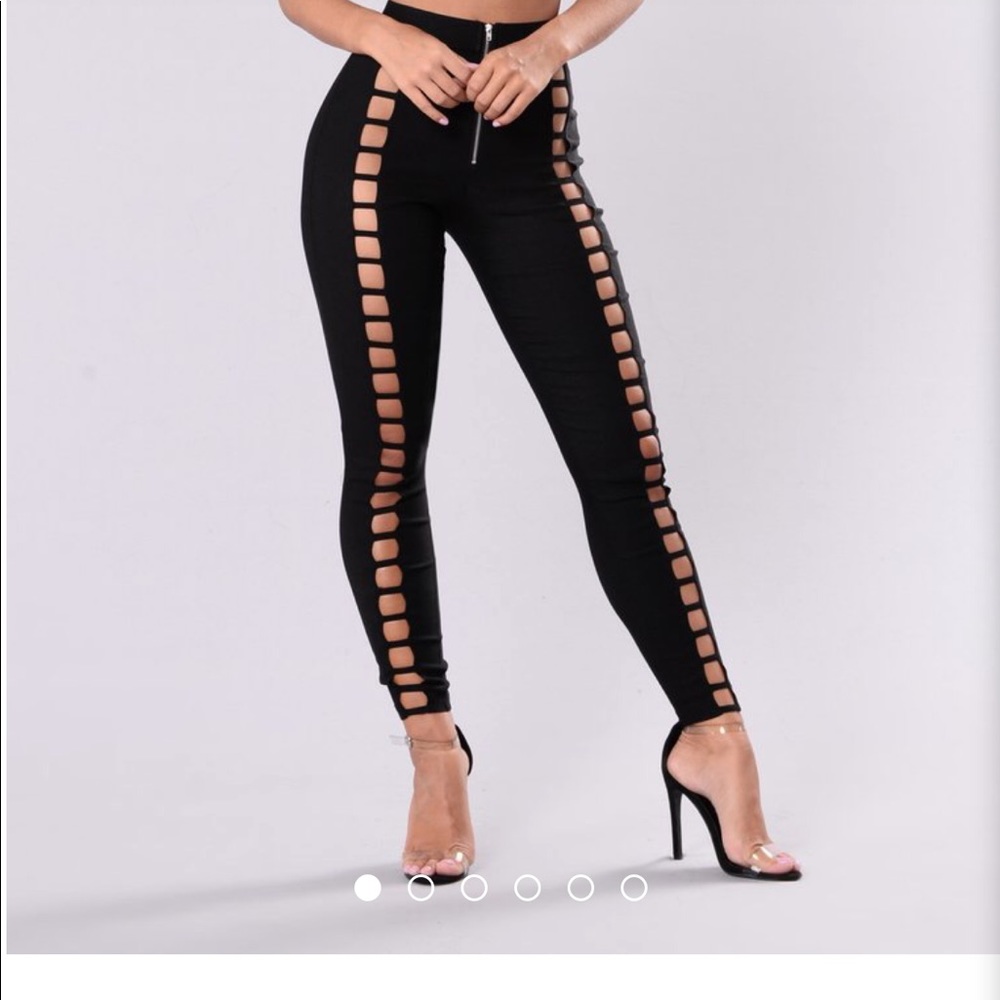 Tossed black pants xs